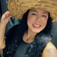 Shanelt's Profile Pic