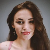 HolleySissel's Avatar Pic