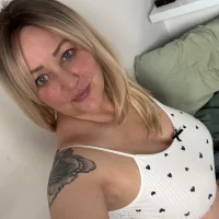 Busty_Nanaのオフラインチャットルーム