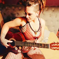 Mrs_Kaye_Cummings Φωτ, Προφίλ