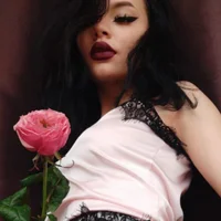 BlackEssie's Profile Pic