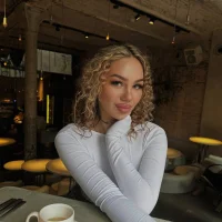 DariIova's Profile Pic