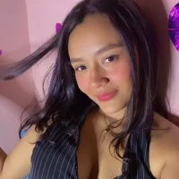 emmasecretroom's Offline Chat Room