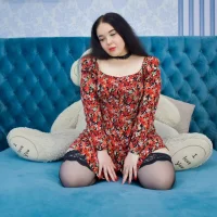 AlisaBarely's Profile Pic