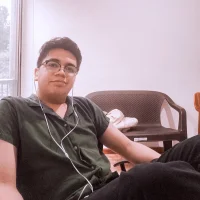 OnlyIbiza Φωτ, Προφίλ