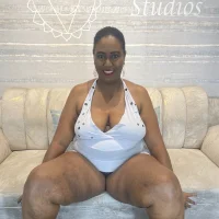 SamantaRises's Profile Pic