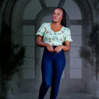 Busty-Ellah