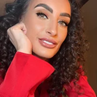 busty-milf-harper Poză avatar