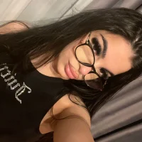 BrunetteYoung Poză de profil