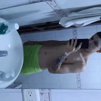 Sexhot1904's Profile Pic