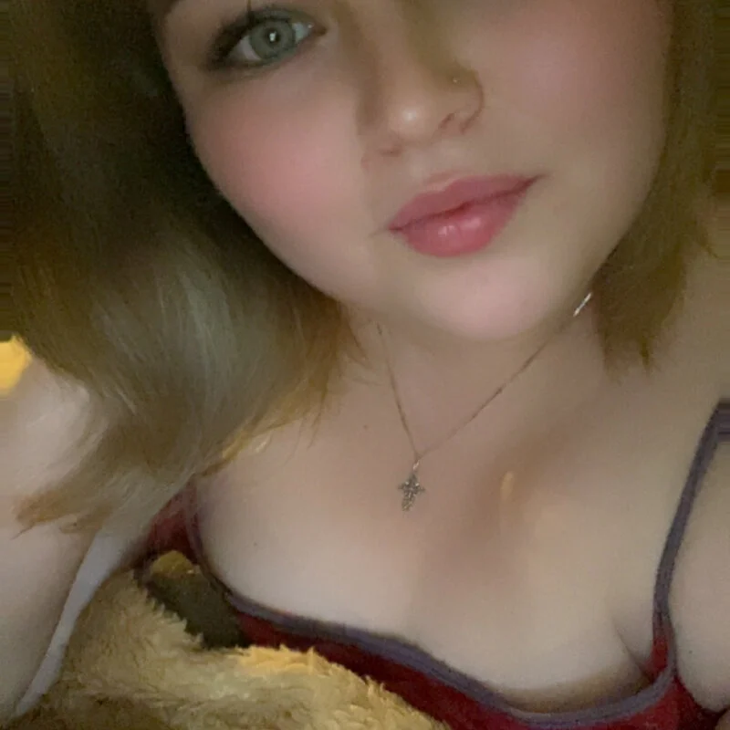 ElenHotWhite profile photo