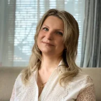 CrimsonWhisper's Profile Pic