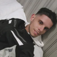 riskeeone's Profile Pic