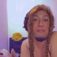 esakira07's Profile Pic