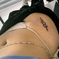 Hot_Bhabhi_1's Offline Chat Room