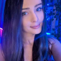 Lina-_- Adlı Modelin Avatarı