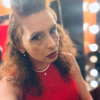 EllieKnights webcam model