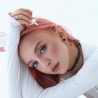 maya_snow's Avatar Photo
