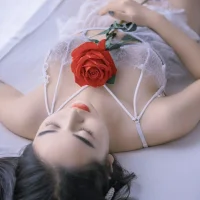 sall_rose_05's Profile Pic