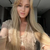 Peach__juice Adlı Modelin Avatarı