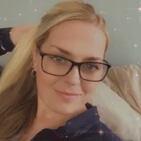 Busty_MiaXX's Profile Pic