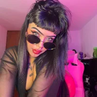 Niki_adams001's Avatar Pic