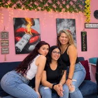 lesbiancuple's Avatar Photo