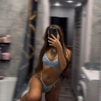 GlamourFrost's Avatar Pic