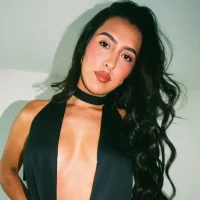 Valerygomez02 offline chat-rom