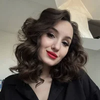 MiaVelour's Avatar Pic