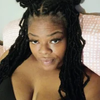 ChunkiiChoc Φωτ, Προφίλ