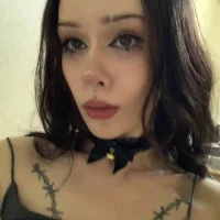 Honey_Mollyy Adlı Modelin Avatarı