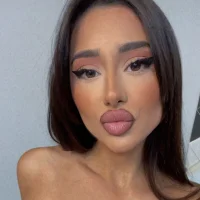 MiaRis' Avatar Pic