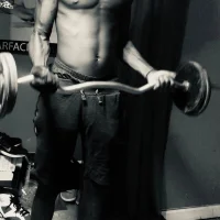 Bignutss Φωτ, Προφίλ