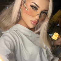 auraniz's Profile Pic
