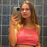 glossy_babe_'s Avatar Pic