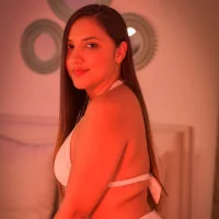 lia_robertss's Profile Pic