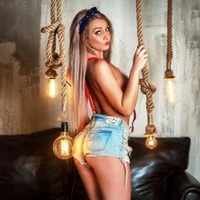 EmilyWoodman's Profile Pic