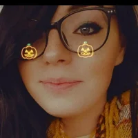 cutiewtheglasses's Profile Pic