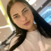 LalyLoves's Profile Pic