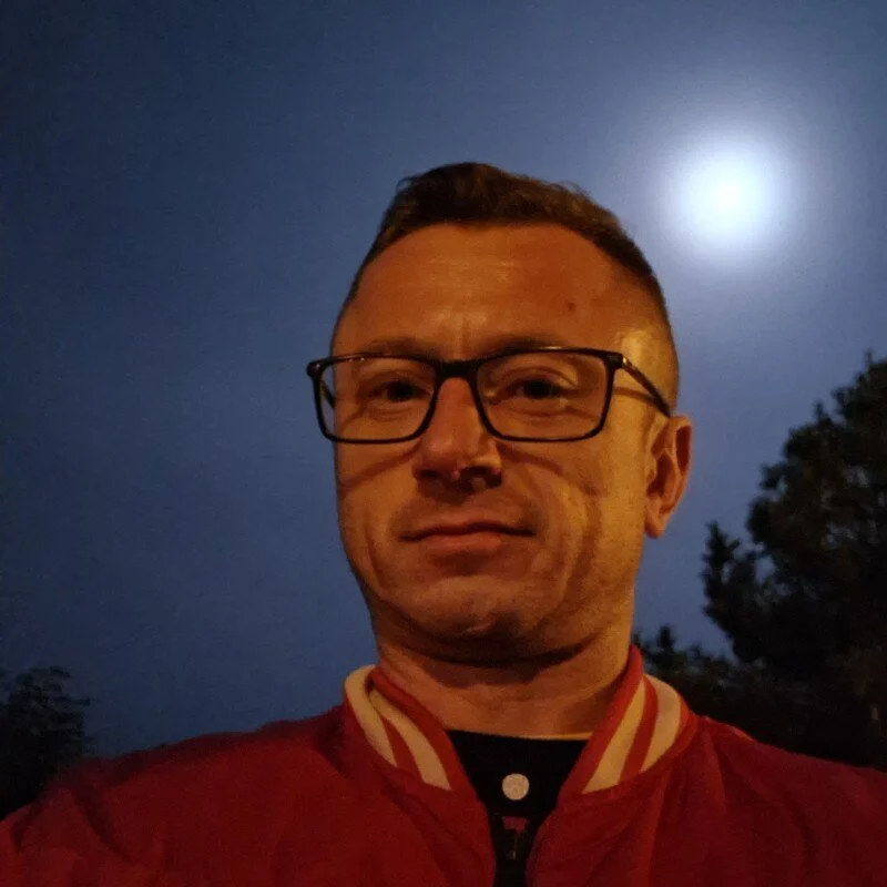 logoutlick profile photo