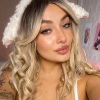 Emily_Bloom_119 Gambar Avatar