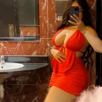 Bigboobs-_ Φωτ, Προφίλ