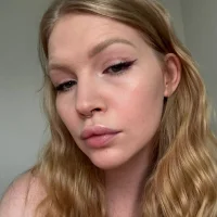 pestiyilinet model avatar