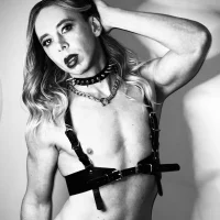 รูปอวาตาร์ของ DominicaMolotov