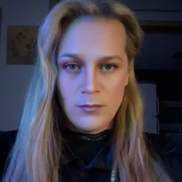 JuneAmbrosi's Profile Pic