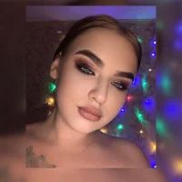 Faviae's Profile Pic