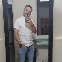 valenandy10's Profile Pic