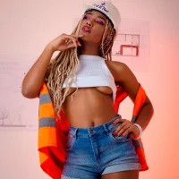 Purplee_b's Avatar Photo