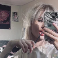 LizzaCrown's Avatar Photo
